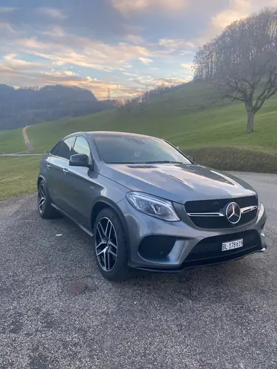 Mercedes-Benz GLE 43 AMG Coupé — Élégance sportive et puissance 390 ch — arrière