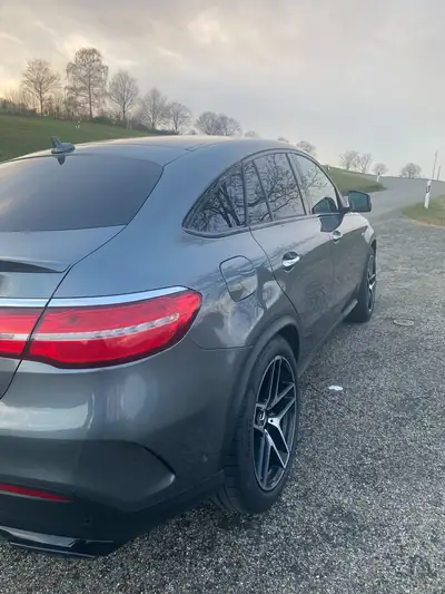 Mercedes-Benz GLE 43 AMG Coupé — Élégance sportive et puissance 390 ch — intérieur
