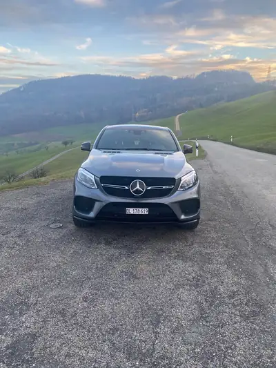 Mercedes-Benz GLE 43 AMG Coupé — Élégance sportive et puissance 390 ch — Miniature 8