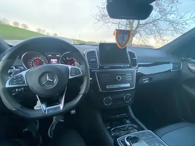Mercedes-Benz GLE 43 AMG Coupé — Élégance sportive et puissance 390 ch — Miniature 10