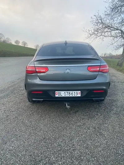 Mercedes-Benz GLE 43 AMG Coupé — Élégance sportive et puissance 390 ch — Miniature 11