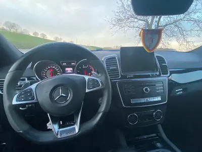 Mercedes-Benz GLE 43 AMG Coupé — Élégance sportive et puissance 390 ch — Miniature 14
