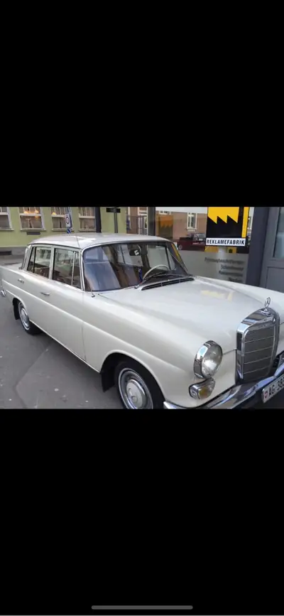 Mercedes-Benz 230 Kleine Heckflosse 1967 — Authentique Oldtimer, État d'origine impeccable — Miniatur 8