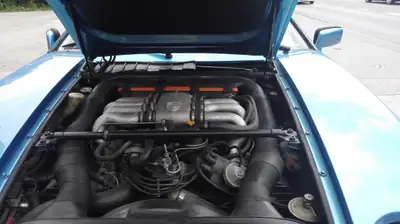 Porsche 928 1979 — Le grand tourisme sportif des années dorées — Heckansicht
