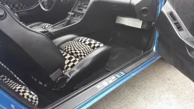 Porsche 928 1979 — Le grand tourisme sportif des années dorées — Seitenansicht