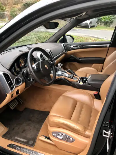 Porsche Cayenne Turbo S 2013 — Performance brute et prestige, 83'000 km seulement — intérieur