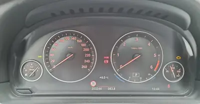 BMW 520d Touring xDrive — Break diesel robuste, toit panoramique, sans sinistre — Thumbnail 18