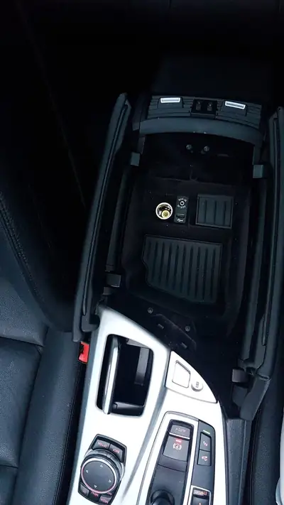 BMW 520d Touring xDrive — Break diesel robuste, toit panoramique, sans sinistre — Thumbnail 16