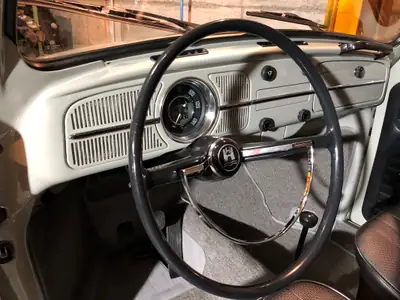 VW Käfer 1300 1968 — Légende restaurée, statut vétéran, état d'exception — Miniatur 12