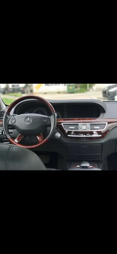 Mercedes-Benz S 500 L 4Matic — Berline de prestige, motorisation V8 puissante — tableau de bord