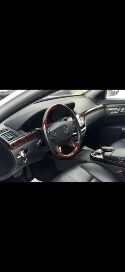 Mercedes-Benz S 500 L 4Matic — Berline de prestige, motorisation V8 puissante — intérieur