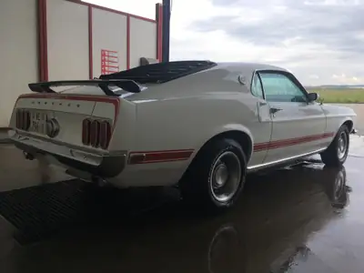 Ford Mustang Sportroof Mach 1 1969 — Légende américaine, V8 5.7L, histoire authentique — vista posteriore