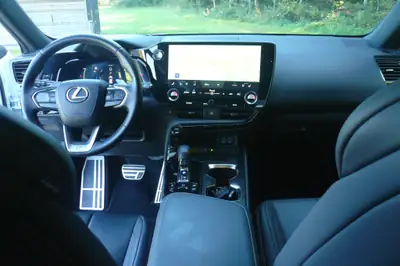 Lexus NX 450+ F-Sport 4WD — SUV hybride rechargeable, 22 800 km seulement — Miniature 8
