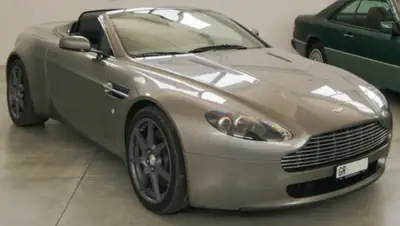 Aston Martin V8 Vantage 4.3 Sportshift — Cabriolet légendaire, 48'000 km seulement — Außenansicht