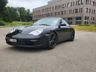 Porsche 911 Carrera Targa 2003 — Youngtimer iconique, moteur révisé, boîte manuelle — vue extérieure