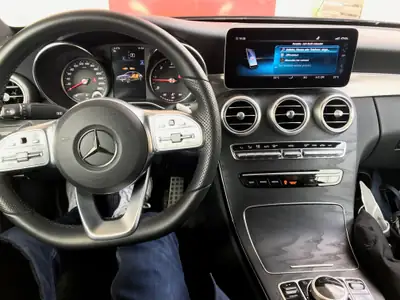 Mercedes-Benz C 220 d Coupé — Élégance sportive diesel, seulement 25 000 km — intérieur