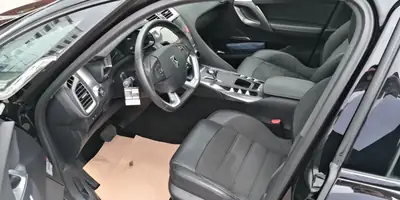DS 5 Hybrid4 200 SO Chic — Élégance française et technologie hybride, 5000 km seulement — Miniatur 9