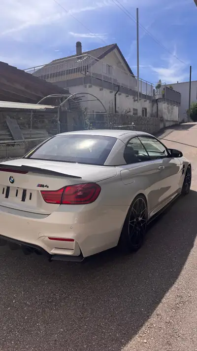 BMW M4 Cabriolet Competition — 450 ch, cabriolet haute performance 2017 — Miniatura 9