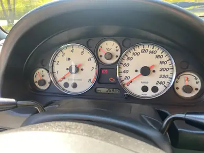Mazda MX-5 1.8i-16 GT Youngster — Cabriolet légendaire, 37'000 km seulement — intérieur
