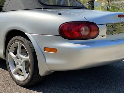 Mazda MX-5 1.8i-16 GT Youngster — Cabriolet légendaire, 37'000 km seulement — Miniature 8