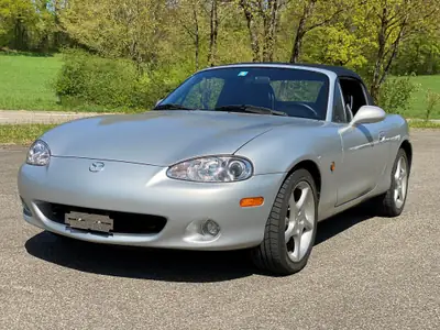 Mazda MX-5 1.8i-16 GT Youngster — Cabriolet légendaire, 37'000 km seulement — Miniature 9