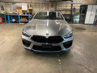 BMW M8 xDrive M Competition Cabriolet — 626 ch, sportivité décapotable sans compromis — Heckansicht