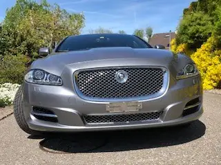 Jaguar XJ 5.0 V8 Supersport — Berline de prestige, 510 ch suralimentation — Heckansicht