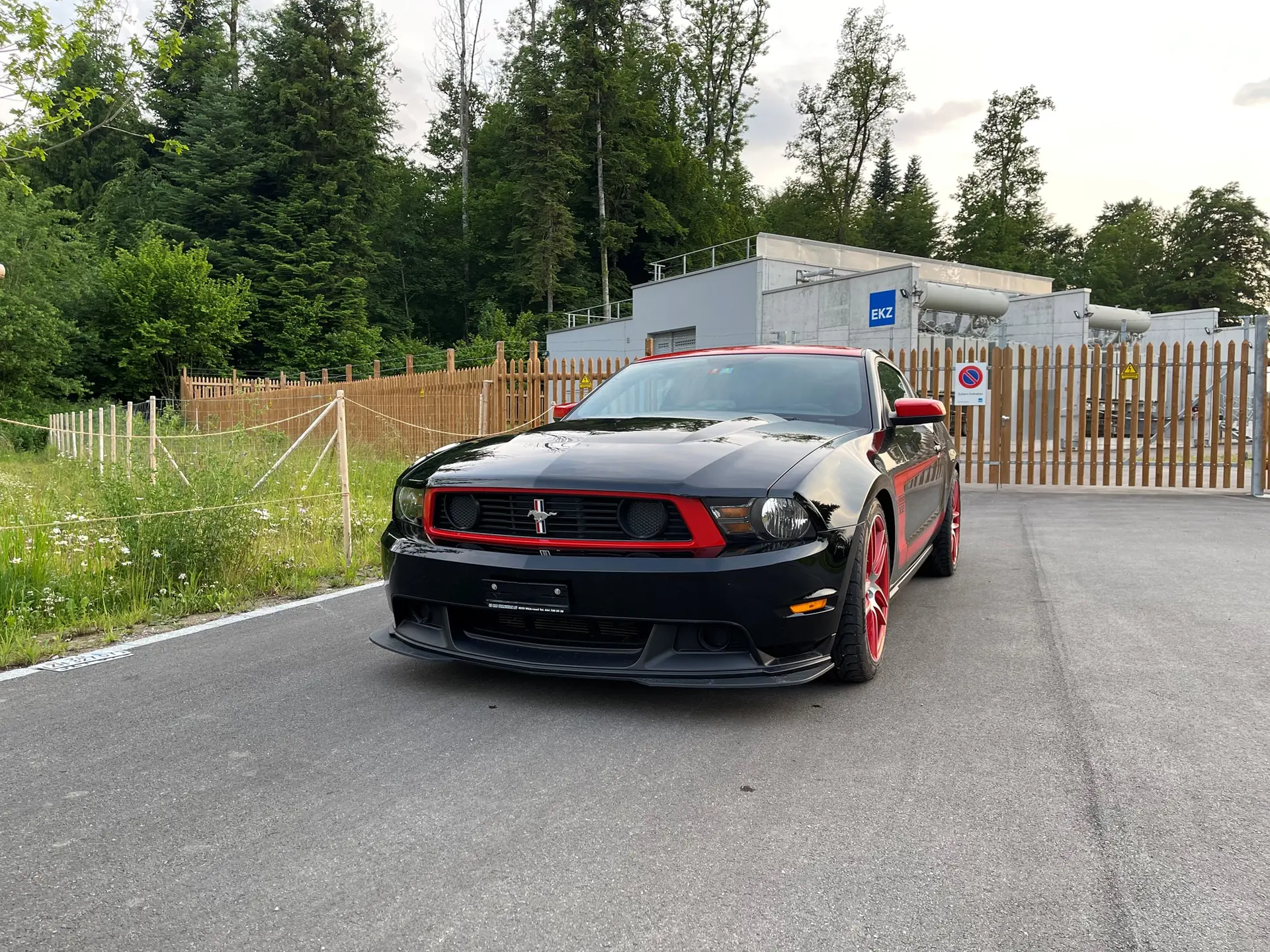 Ford Mustang Boss 302 Laguna Seca — Muscle car légendaire, 444 ch purs — vue extérieure
