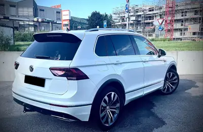 Volkswagen Tiguan 2.0 TDI SCR Highline 4Motion — SUV premium diesel, traction intégrale — dashboard