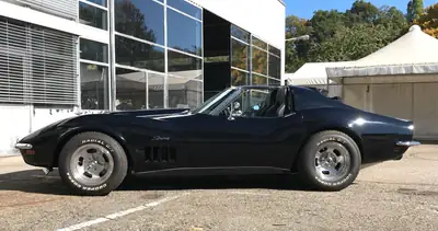 Chevrolet Corvette C3 1969 — Légende américaine, moteur Small-Block 302 ch — vista esterna