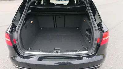 Audi RS4 Avant 4.2 FSI V8 — Berline de prestige 450 ch, moteur légendaire — tableau de bord