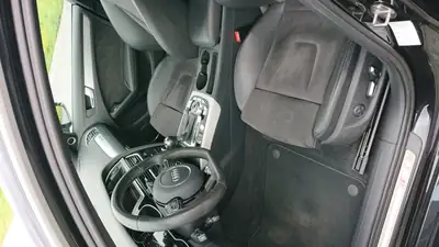 Audi RS4 Avant 4.2 FSI V8 — Berline de prestige 450 ch, moteur légendaire — Miniature 9
