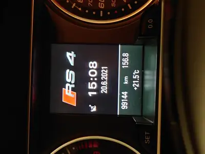 Audi RS4 Avant 4.2 FSI V8 — Berline de prestige 450 ch, moteur légendaire — Miniature 7