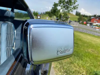 Cadillac DeVille 1976 — Le dernier grand Cadillac, véhicule vétéran légendaire — détail