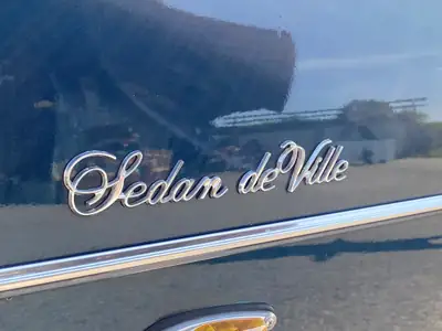 Cadillac DeVille 1976 — Le dernier grand Cadillac, véhicule vétéran légendaire — Miniature 8