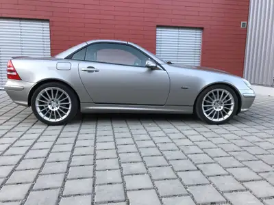 Mercedes-Benz SLK 320 — Cabriolet sportif 2004, rare Cubanitsilver, 67000 km — détail