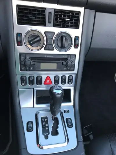 Mercedes-Benz SLK 320 — Cabriolet sportif 2004, rare Cubanitsilver, 67000 km — Miniature 9