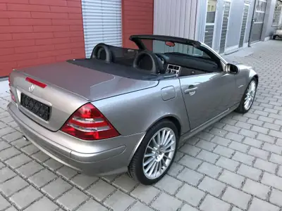 Mercedes-Benz SLK 320 — Cabriolet sportif 2004, rare Cubanitsilver, 67000 km — Miniature 17