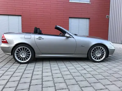 Mercedes-Benz SLK 320 — Cabriolet sportif 2004, rare Cubanitsilver, 67000 km — Miniature 18