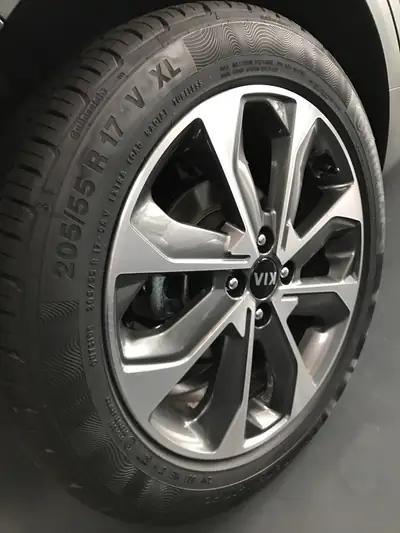 Kia Stonic 1.0 T-GDi — SUV compact sportif, sans accident, parfait urbain — Miniature 11