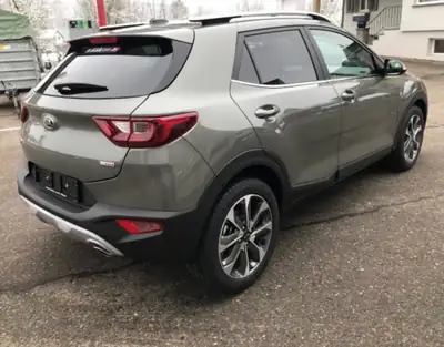 Kia Stonic 1.0 T-GDi — SUV compact sportif, sans accident, parfait urbain — Miniature 13