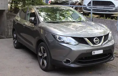 Nissan Qashqai 1.6 DCI 4x4 — SUV fiable, transmission manuelle, sans sinistre — vista esterna