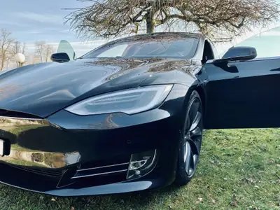 Tesla Model S 90D — Berline électrique haute performance, Supercharger gratuit à vie — fianco