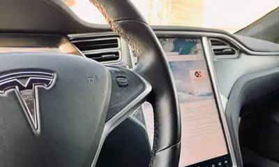 Tesla Model S 90D — Berline électrique haute performance, Supercharger gratuit à vie — Miniatura 10
