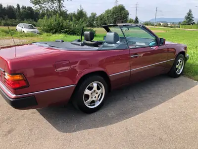 Mercedes-Benz 300 CE-24 Cabrio 1996 — Cabriolet de collection, état impeccable — côté