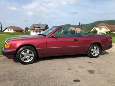 Mercedes-Benz 300 CE-24 Cabrio 1996 — Cabriolet de collection, état impeccable — intérieur