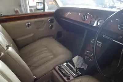 Rolls-Royce Silver Shadow II 1975 — Berline de prestige anglaise, moteur V8 mythique — fianco