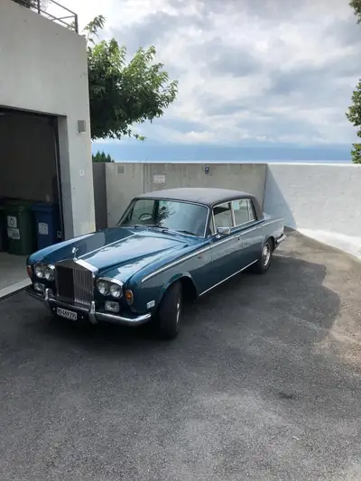 Rolls-Royce Silver Shadow II 1975 — Berline de prestige anglaise, moteur V8 mythique — Miniatura 9