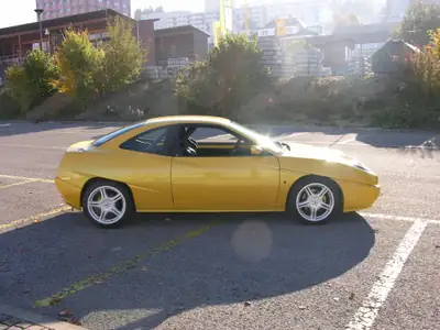 FIAT Coupé 2.0 16V Turbo — Légendaire sportive des années 90, jaune éclatant — Innenraum