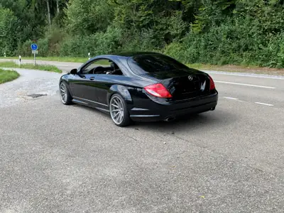 Mercedes-Benz CL 500 — Coupé grand luxe, 388 ch et prestige intemporel — vista posteriore